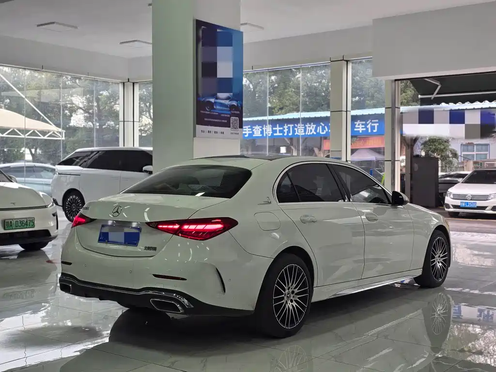 Mercedes-Benz C-Class — миниатюра 15
