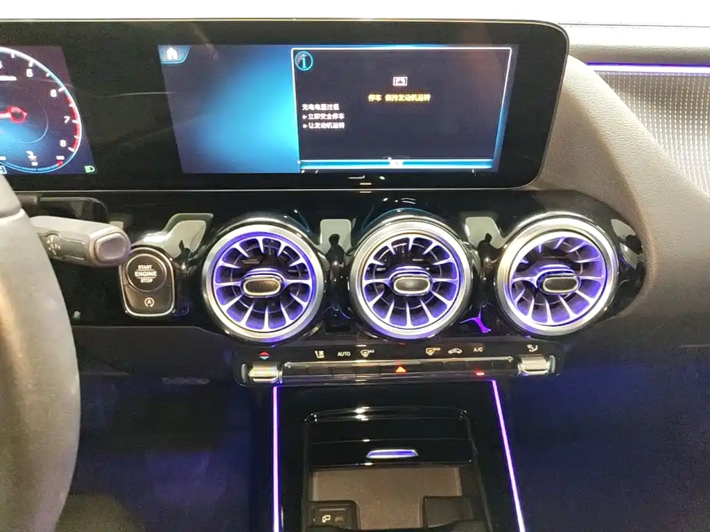 Mercedes-Benz GLA — миниатюра 18