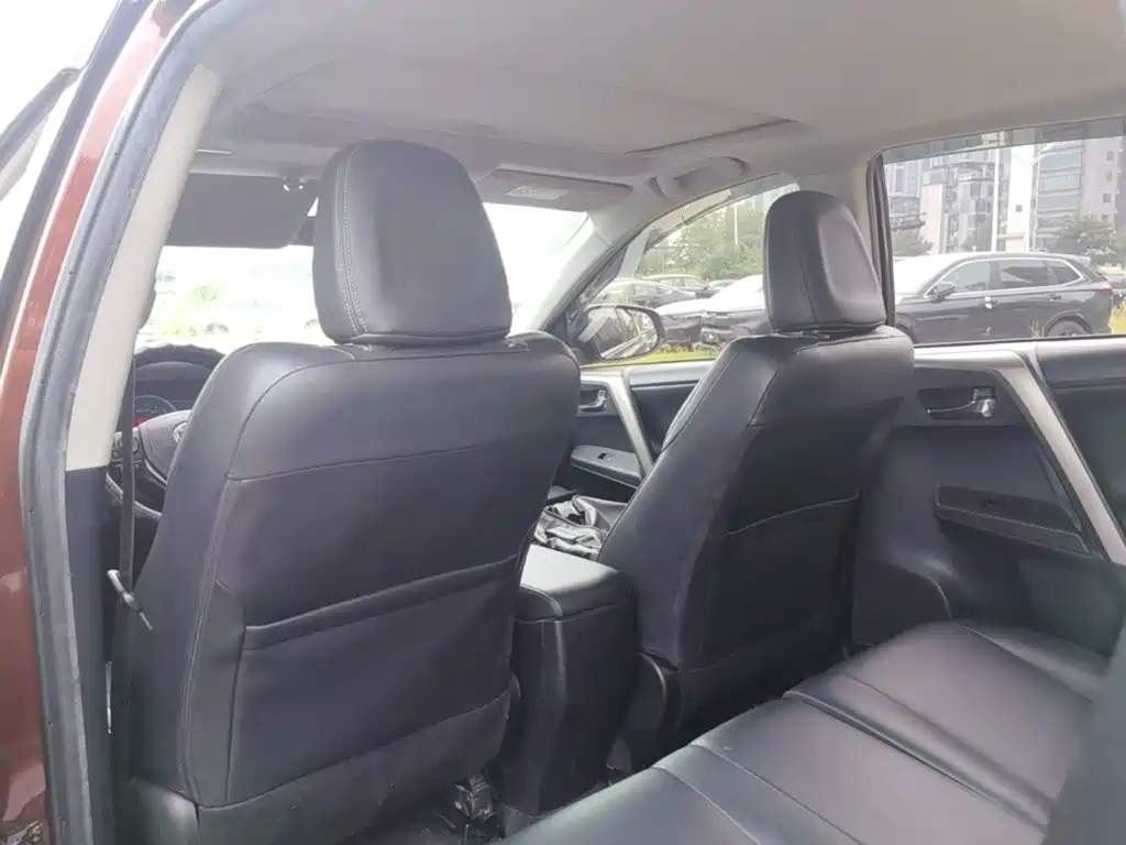 Toyota RAV4 — миниатюра 23