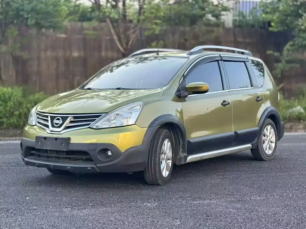 Nissan Livina