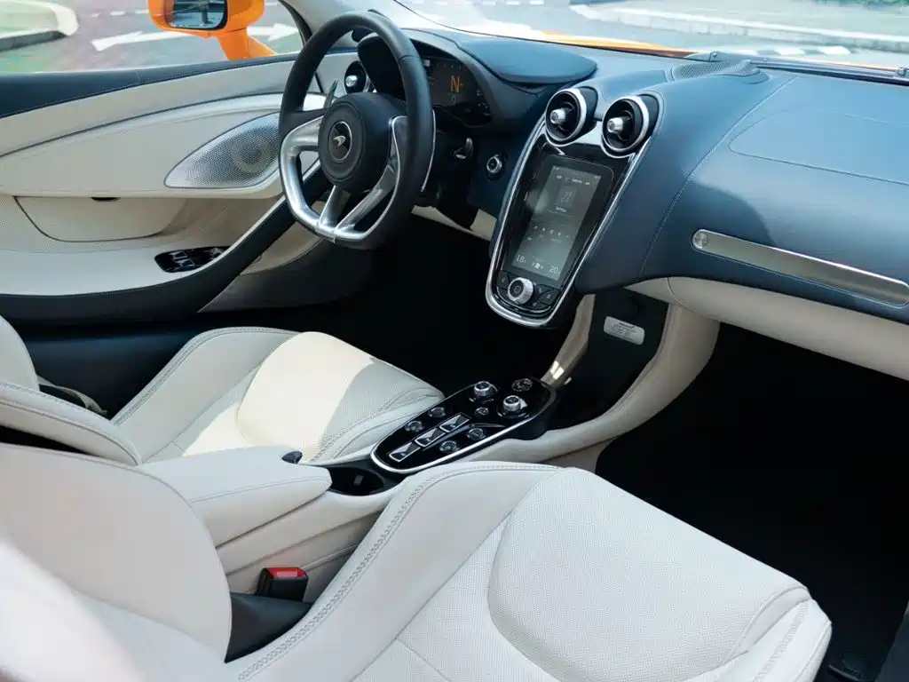 McLaren GT — миниатюра 12
