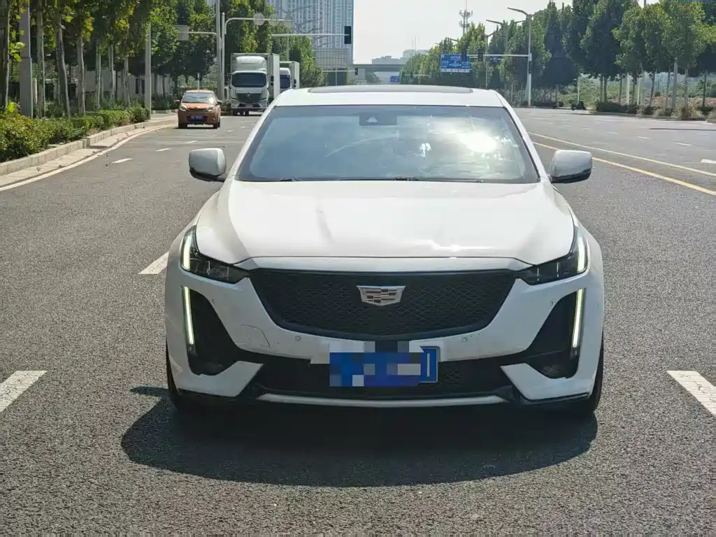 Cadillac CT5 — миниатюра 2