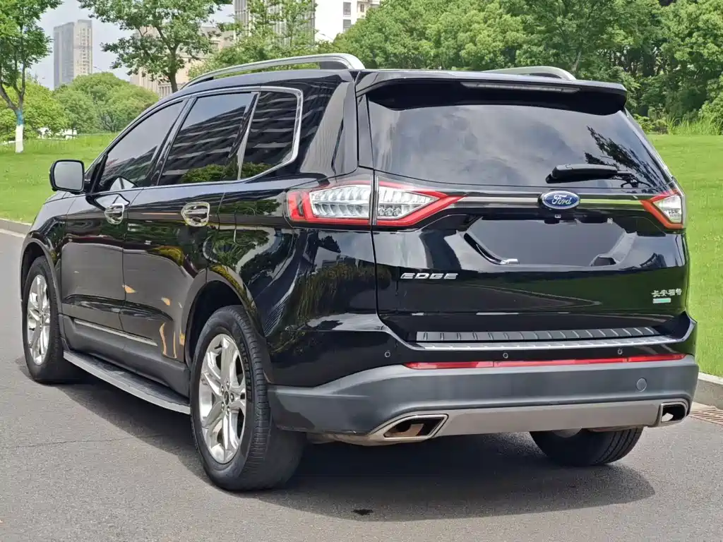 Ford Edge — миниатюра 6