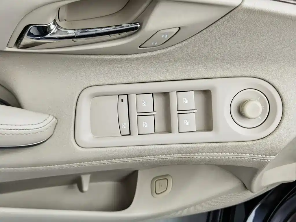 Buick LaCrosse — миниатюра 9