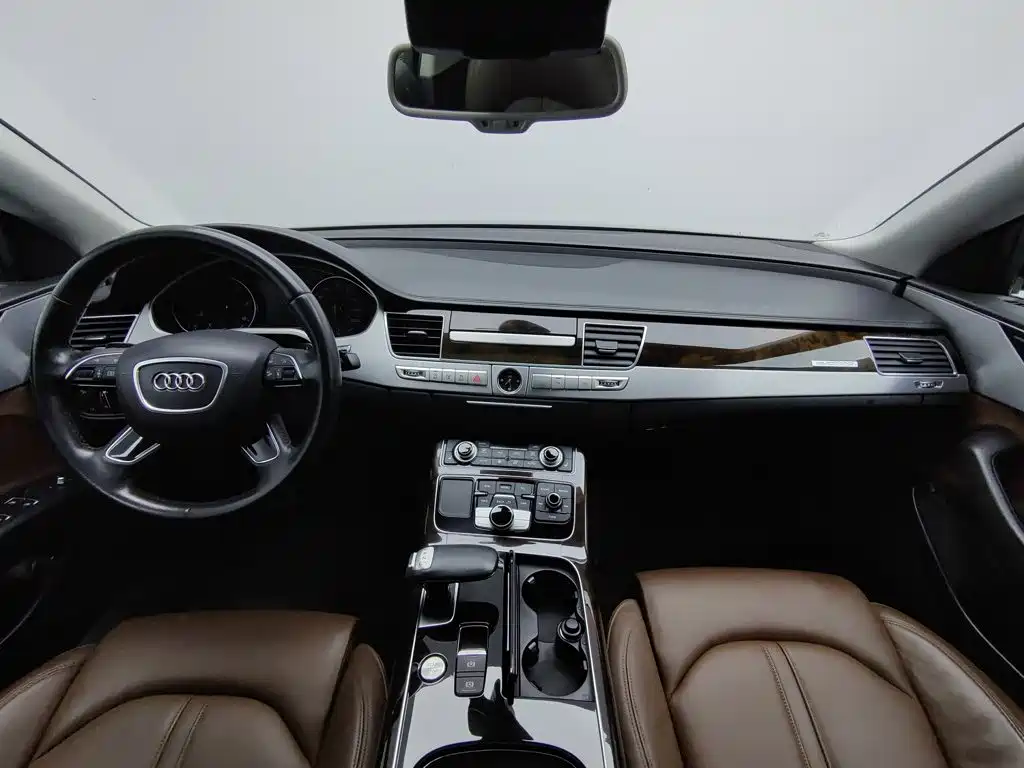 Audi A8 — миниатюра 5