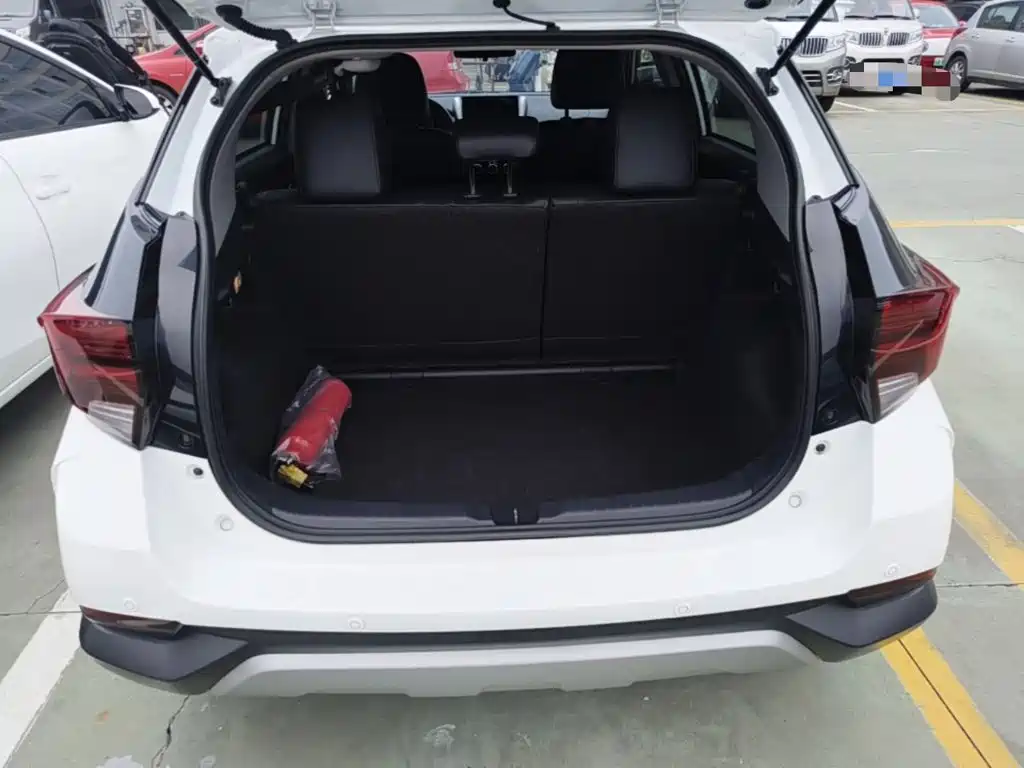 Toyota Yaris L — миниатюра 19
