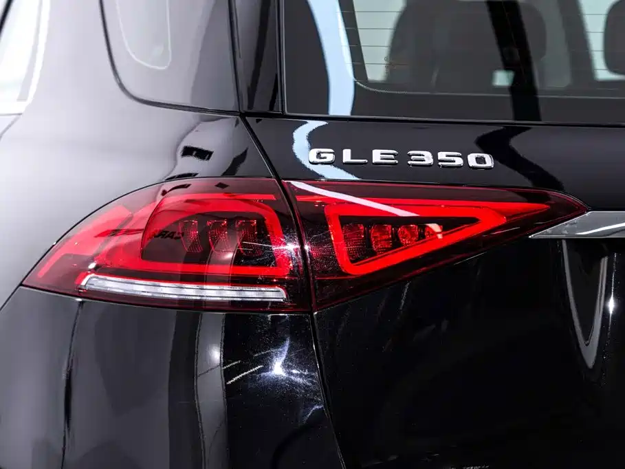 Mercedes-Benz GLE (Import) — миниатюра 11