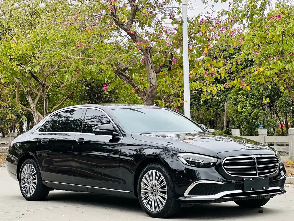 Mercedes-Benz E-Class — миниатюра 3