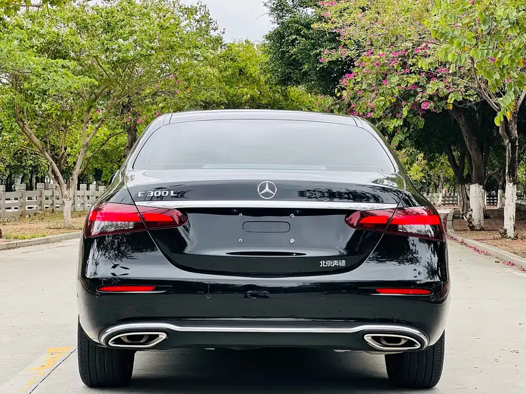 Mercedes-Benz E-Class — миниатюра 10