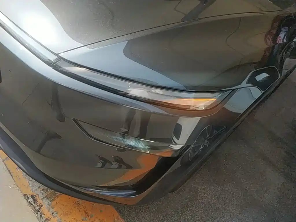 Tesla Model Y — миниатюра 24