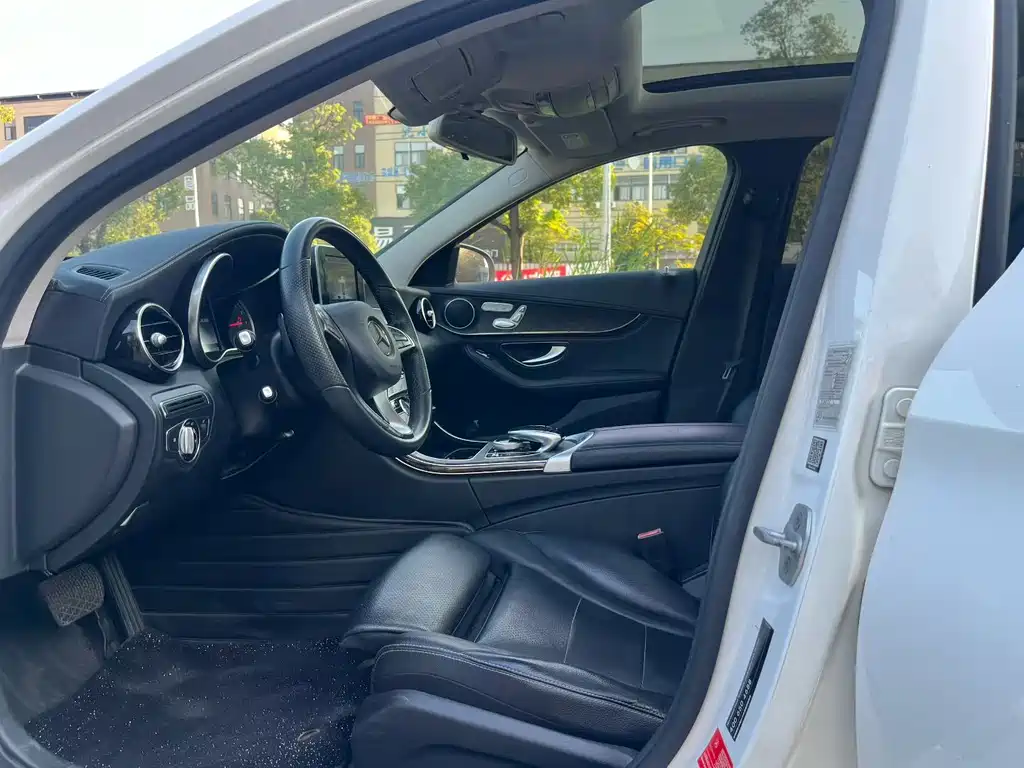 Mercedes-Benz C-Class — миниатюра 4