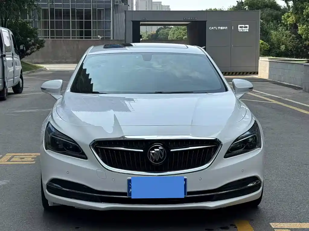 Buick LaCrosse — миниатюра 2