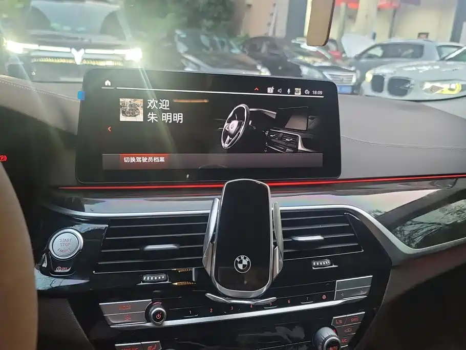 BMW 5 Series — миниатюра 13