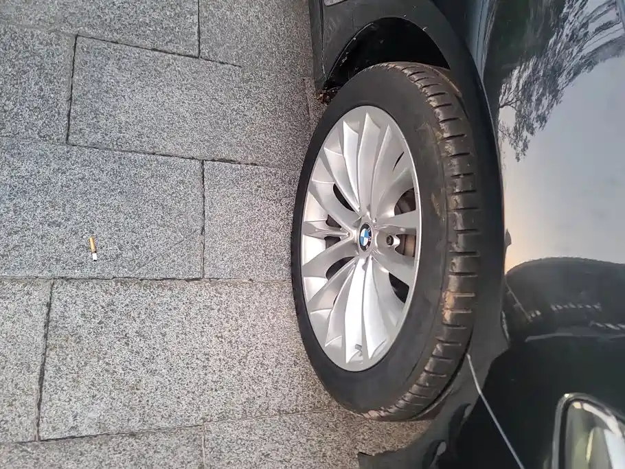 BMW 5 Series — миниатюра 6