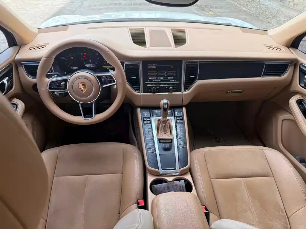 Porsche Macan — миниатюра 6