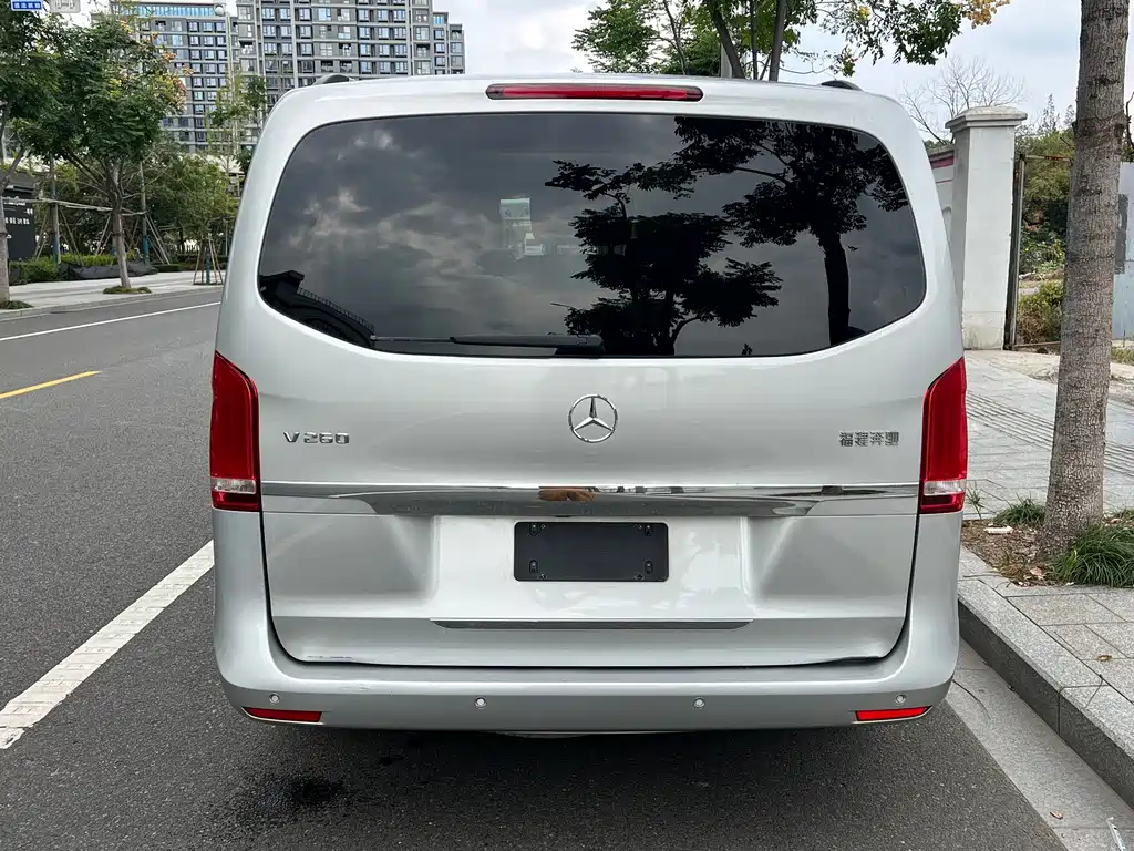 Mercedes-Benz V-Class — миниатюра 17