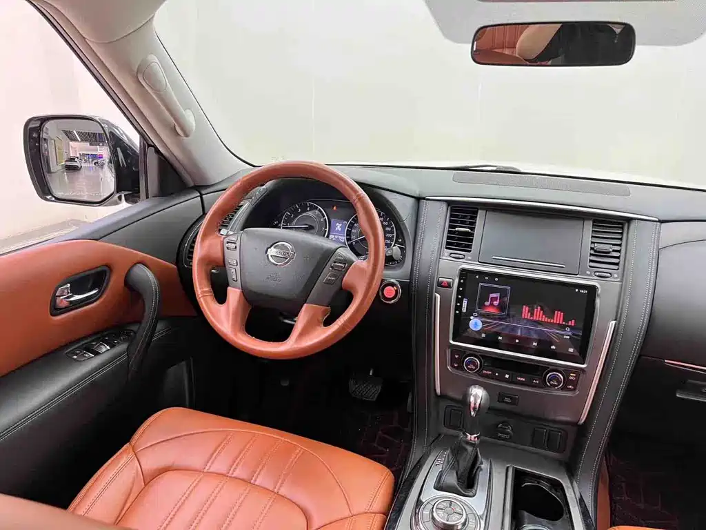 Nissan Patrol — миниатюра 16