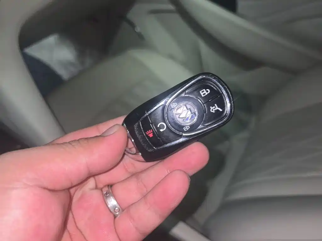 Buick Enclave — миниатюра 12
