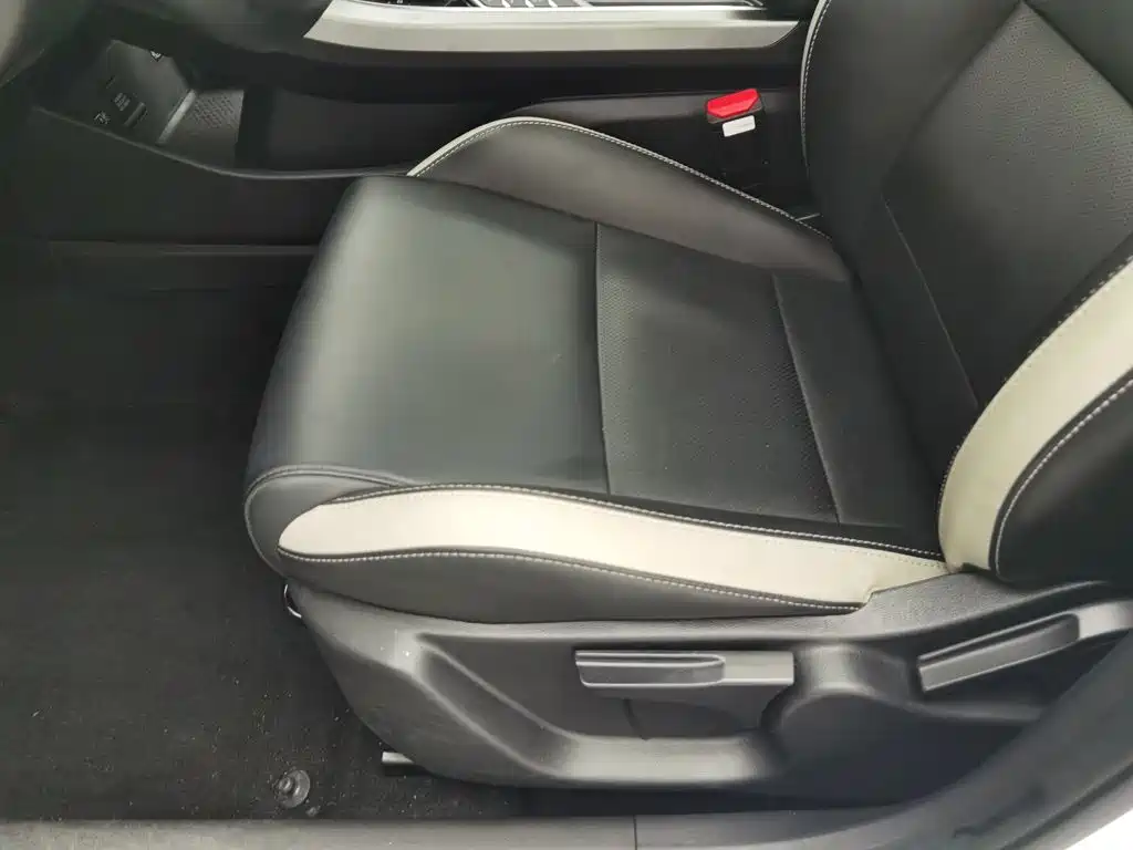 Geely Binyue — миниатюра 20