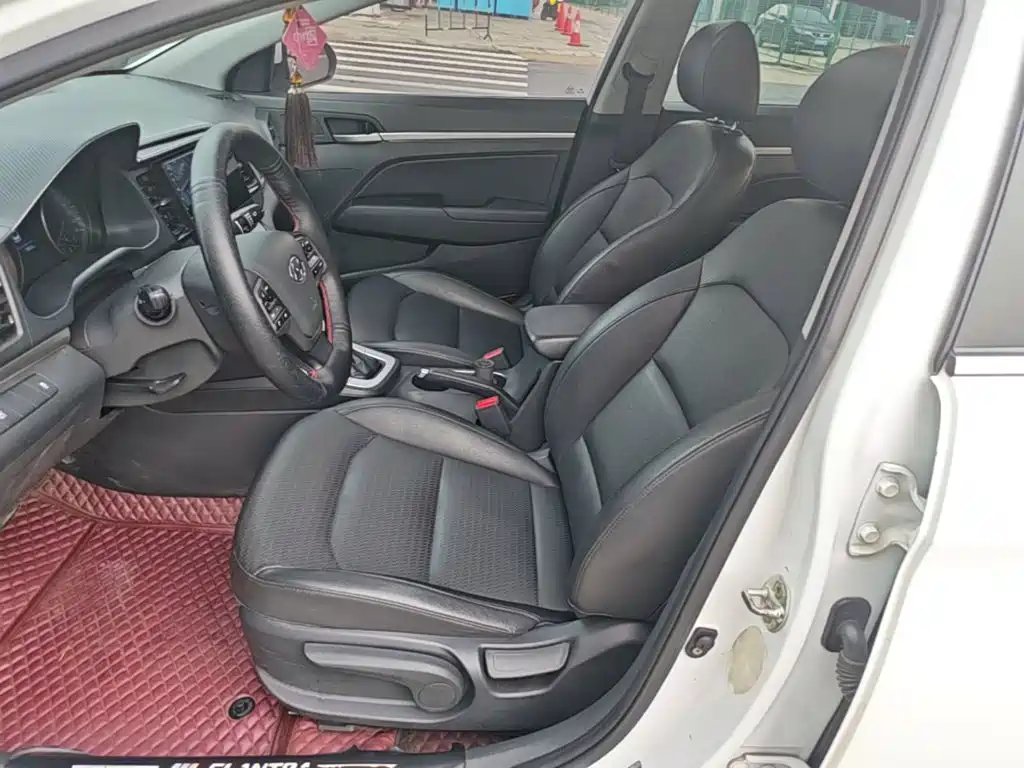 Hyundai Elantra — миниатюра 15