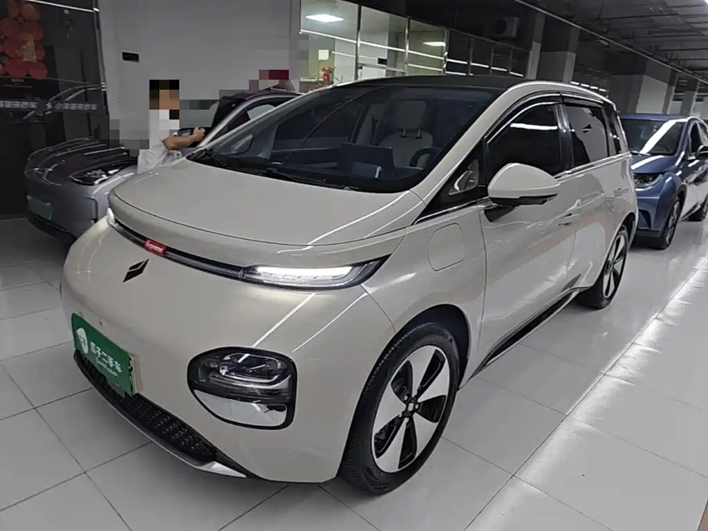 Baojun Yunduo 2024