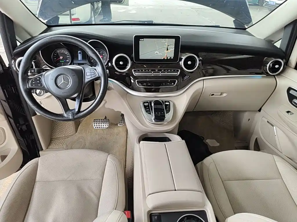 Mercedes-Benz V-Class — миниатюра 10