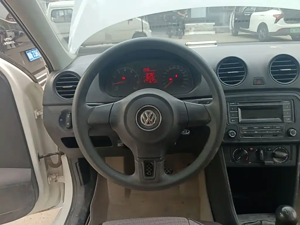 Volkswagen Jetta — миниатюра 11
