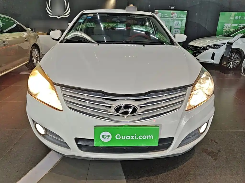 Hyundai Elantra — миниатюра 3