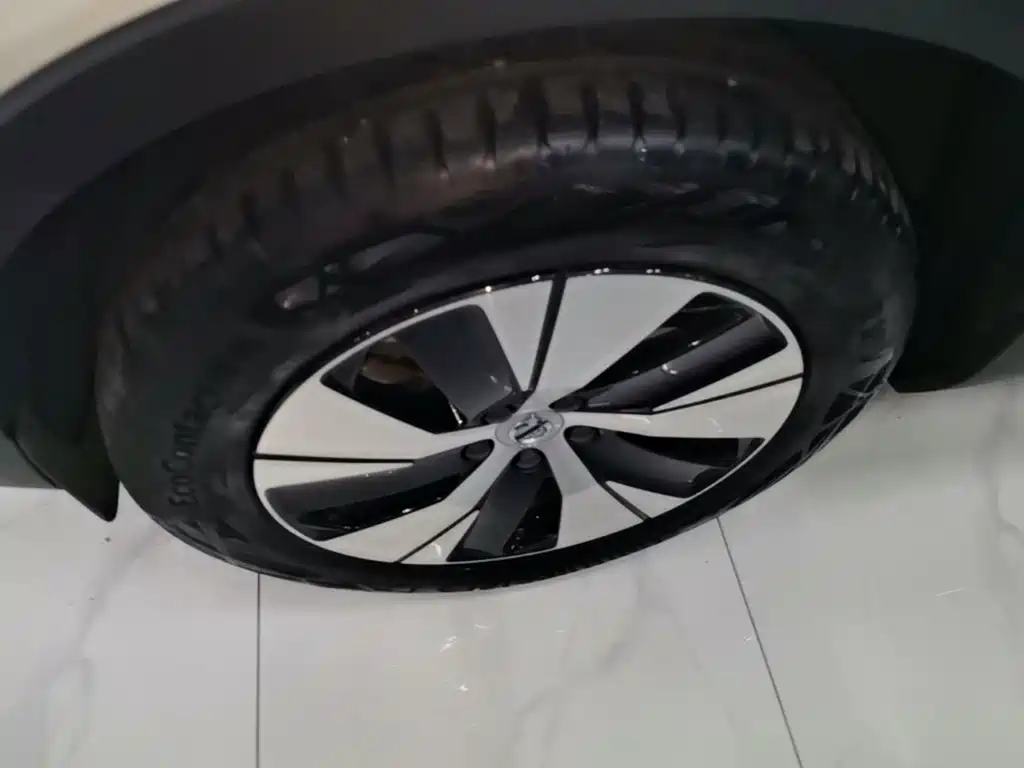 Volvo XC40 — миниатюра 23