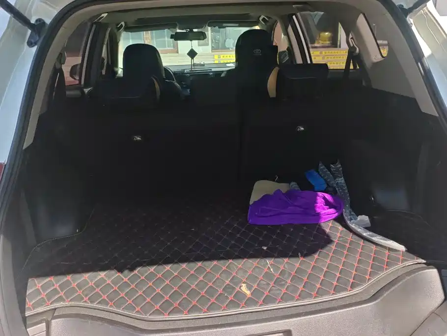 Toyota RAV4 — миниатюра 4