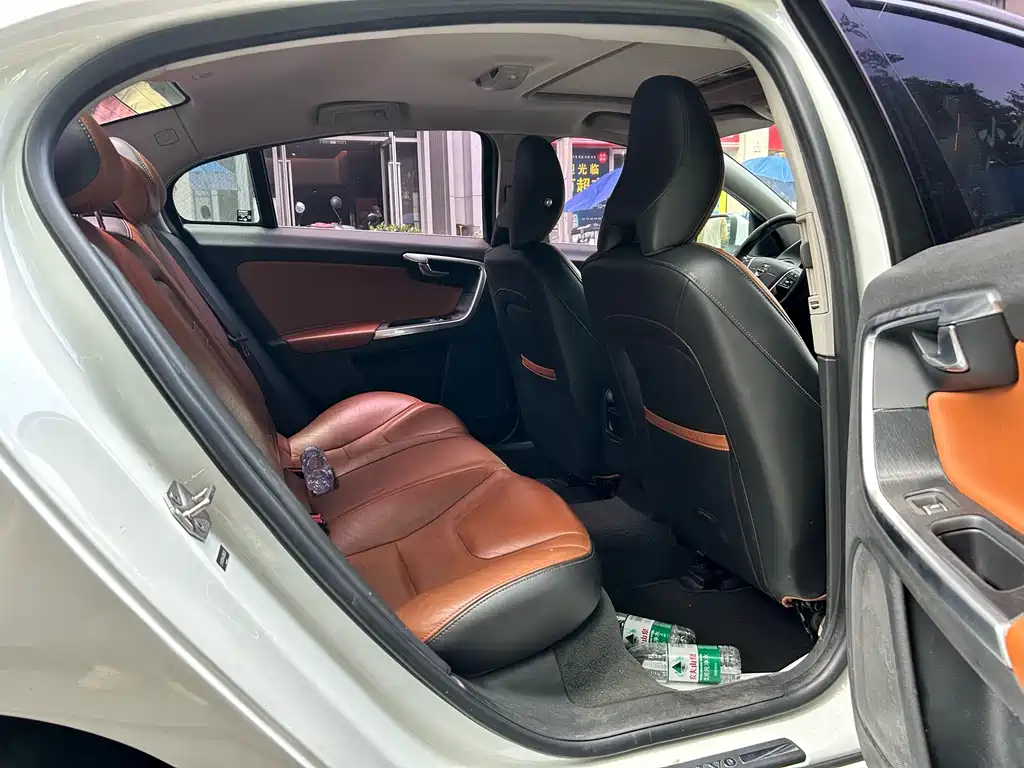 Volvo S60 — миниатюра 14