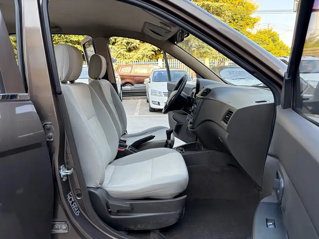 Wuling Hongguang — миниатюра 6