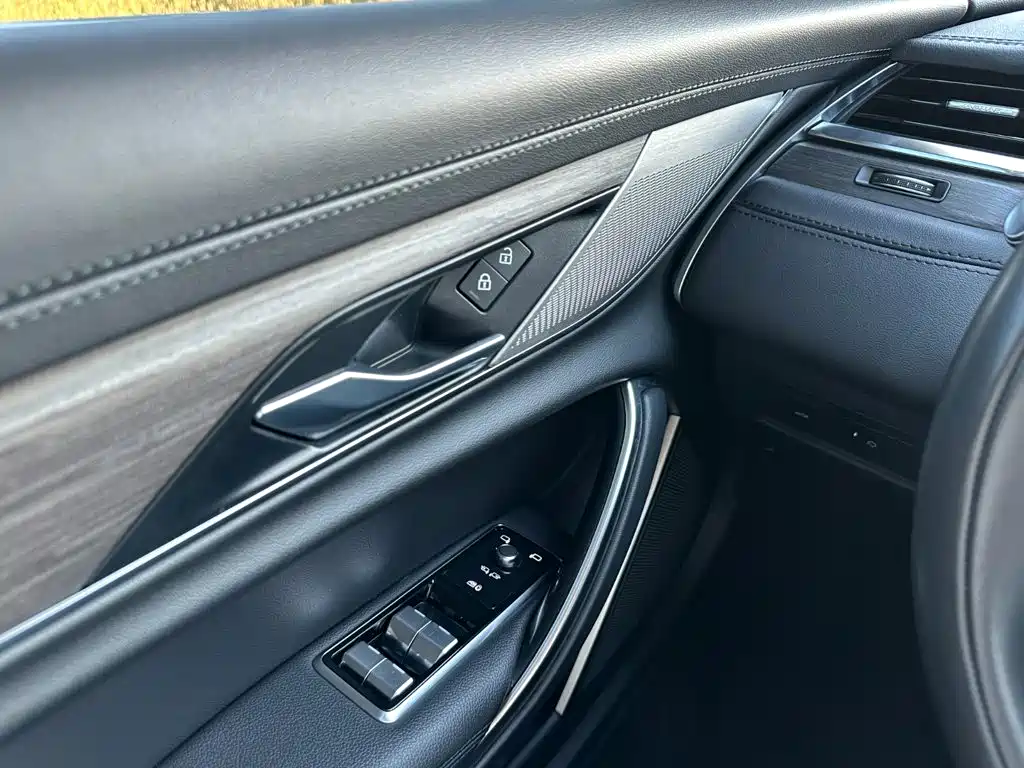 Jaguar XFL — миниатюра 23
