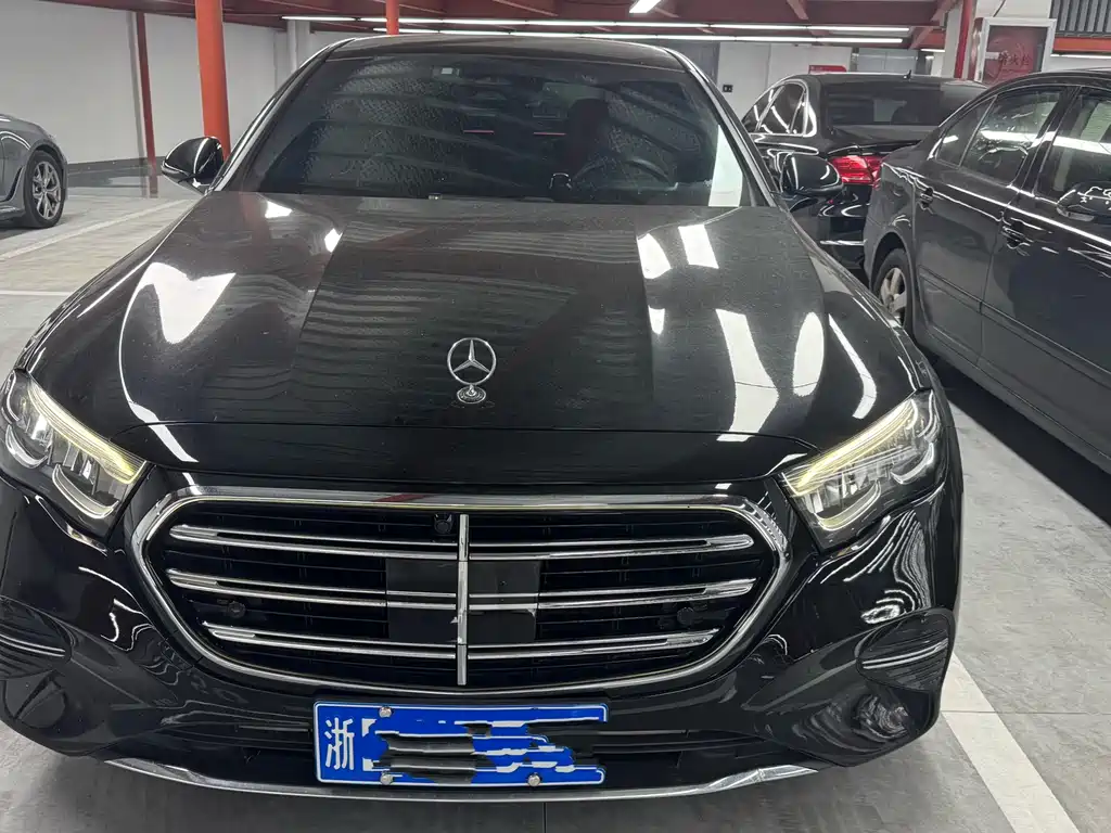 Mercedes-Benz E-Class — миниатюра 2