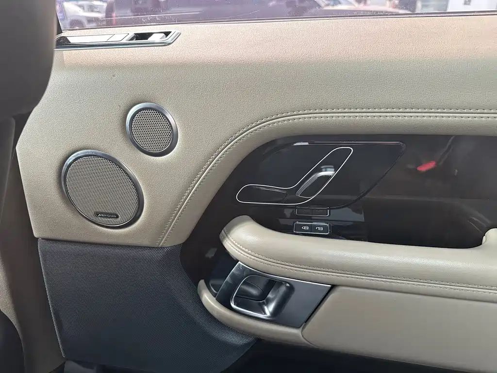 Land Rover Range Rover — миниатюра 11