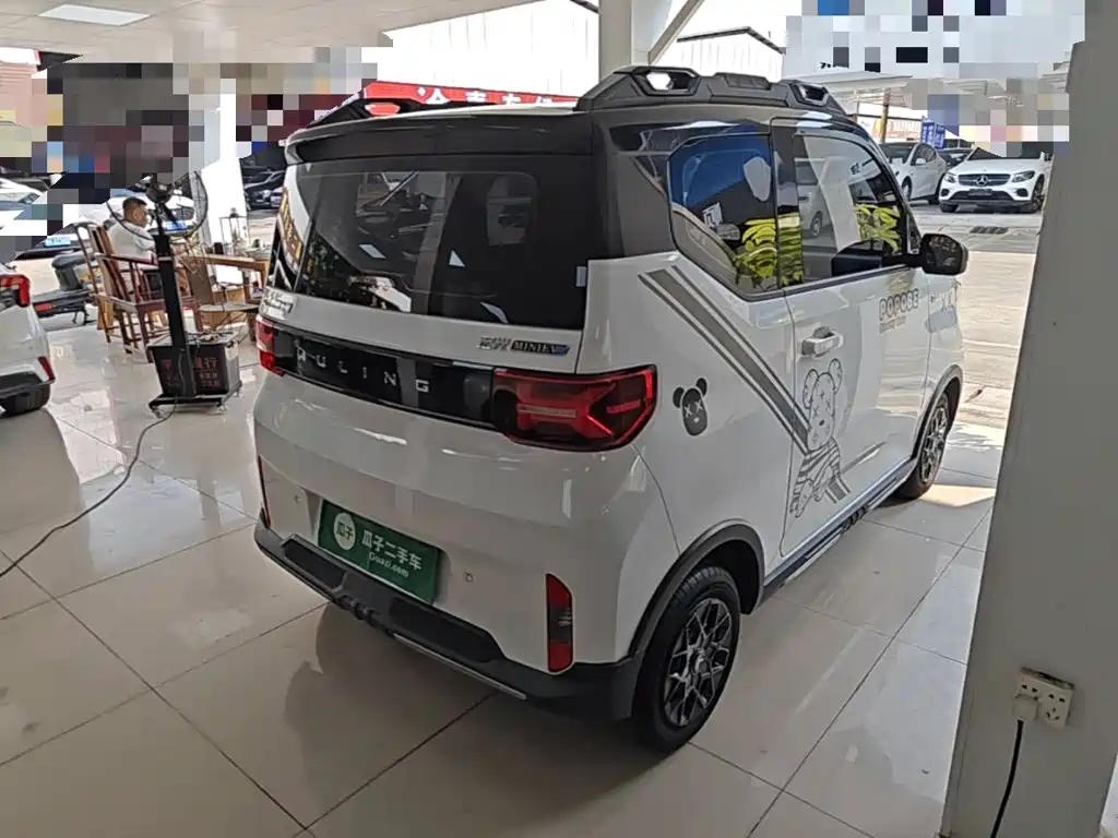 Wuling MINIEV — миниатюра 7