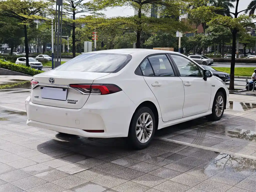 Toyota Corolla — миниатюра 4