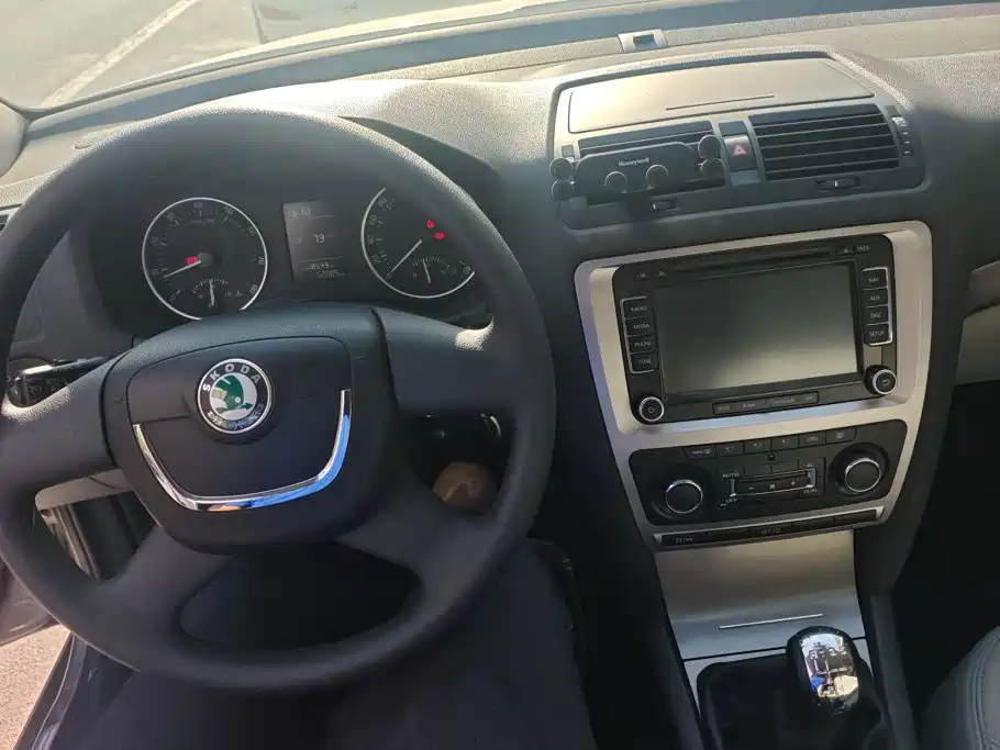 Skoda Octavia — миниатюра 12