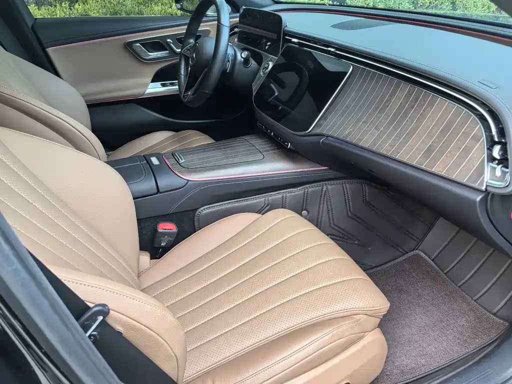 Mercedes-Benz E-Class — миниатюра 8