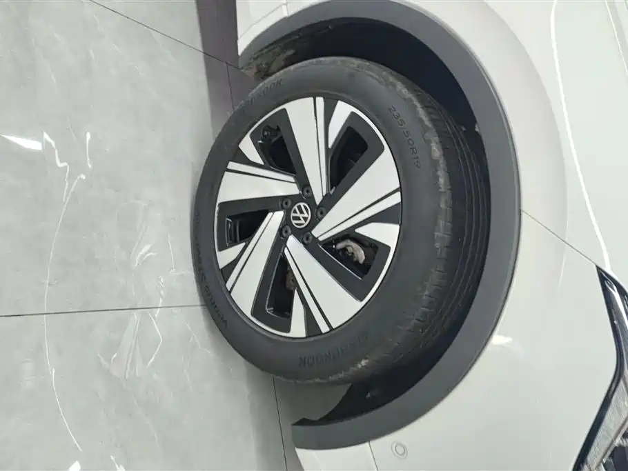 VOLKSWAGEN TIGUAN L NEW ENERGY