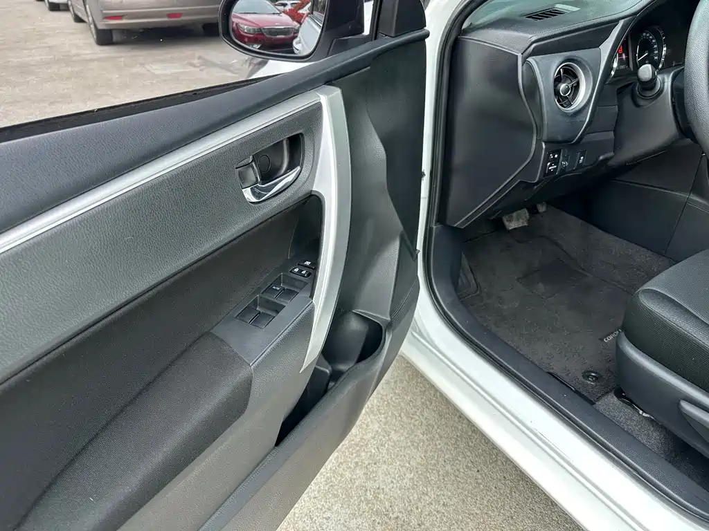 Toyota Corolla — миниатюра 12