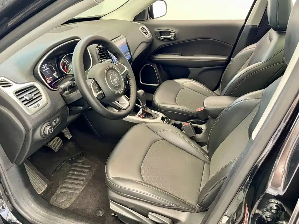 Jeep Compass — миниатюра 5