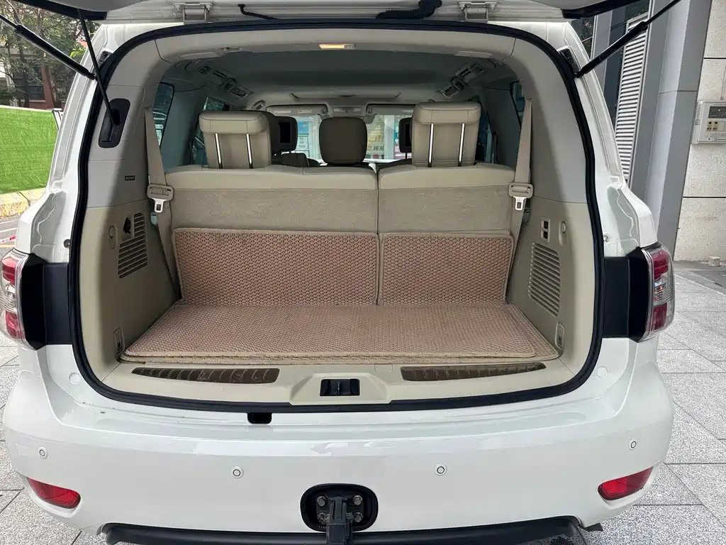 Nissan Patrol — миниатюра 25