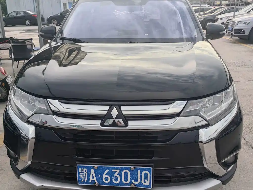 Mitsubishi Outlander — миниатюра 2