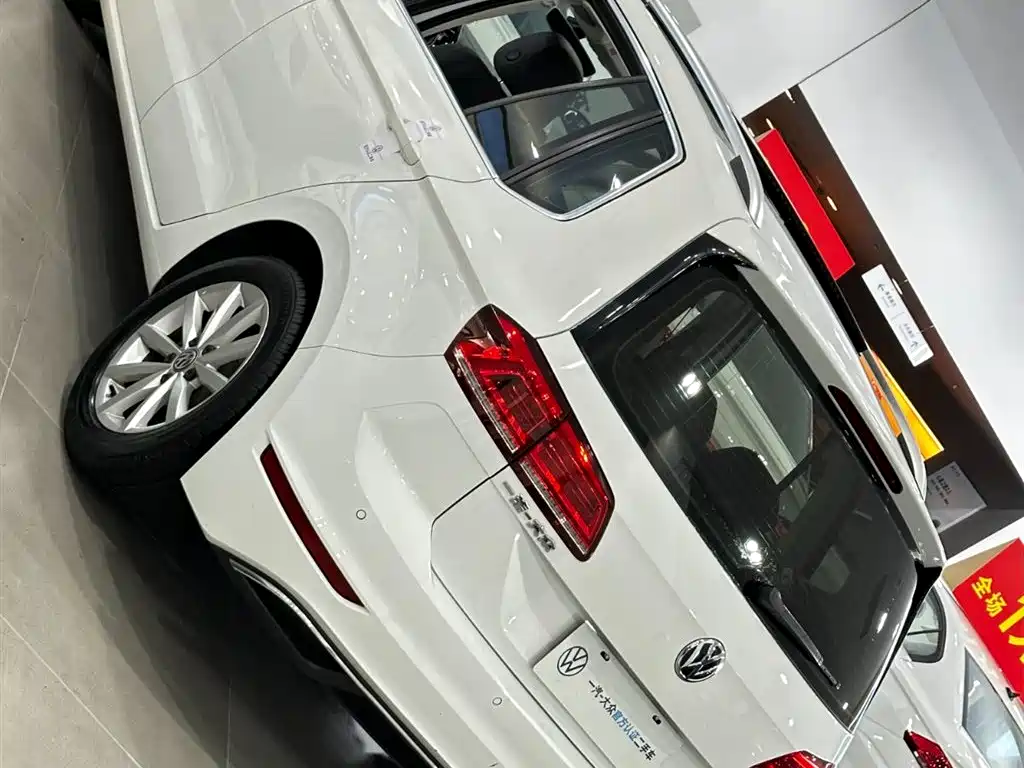 Volkswagen Golf Sportsvan — миниатюра 23