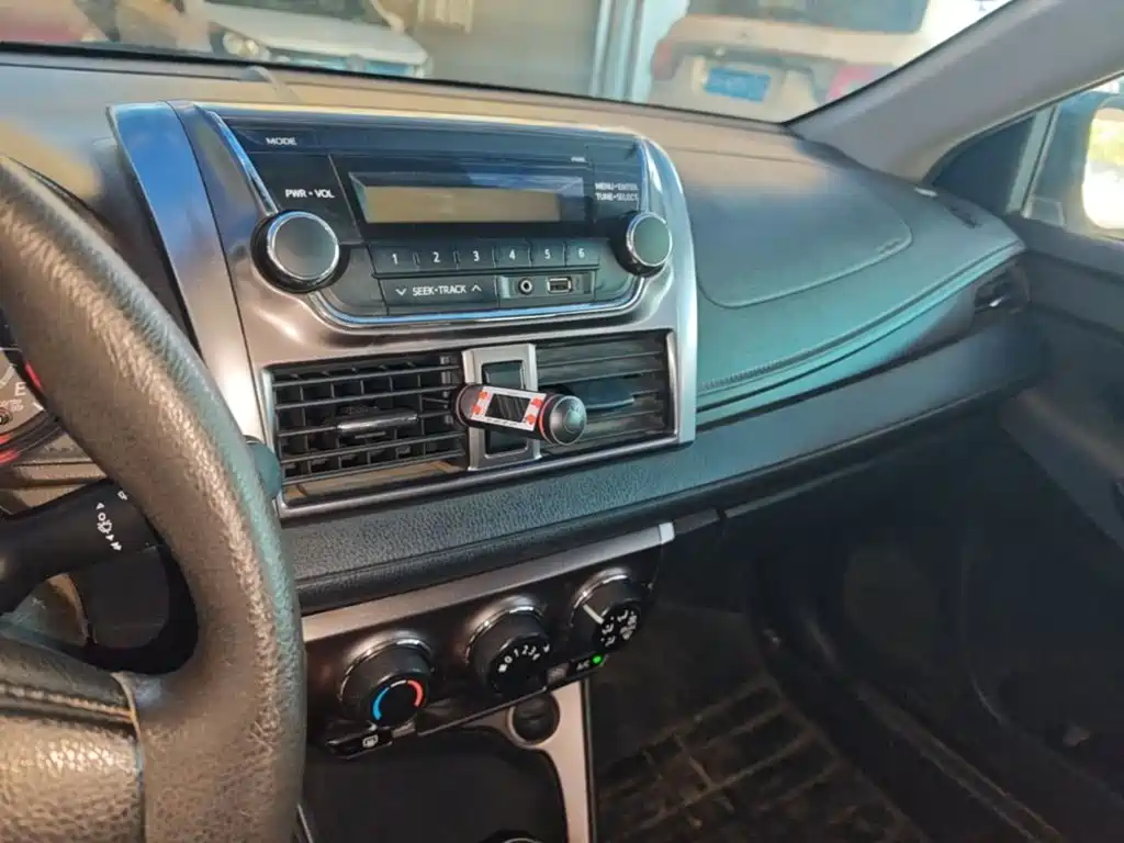 Toyota Yaris L — миниатюра 10