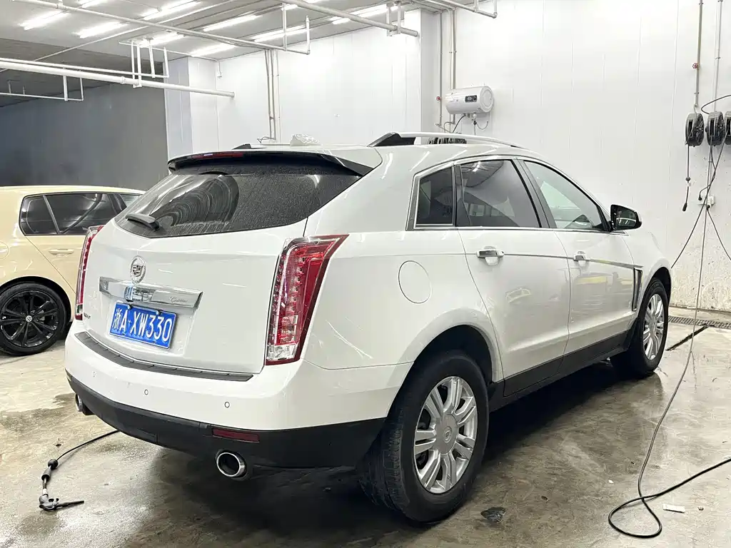 Cadillac SRX — миниатюра 4