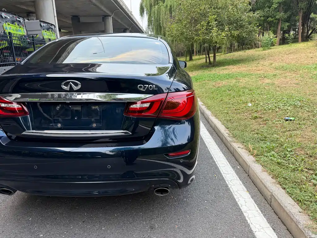 Infiniti Q70 — миниатюра 13