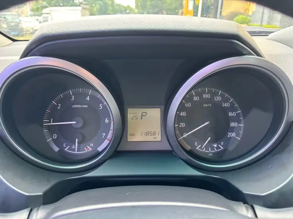 Toyota Prado — миниатюра 11