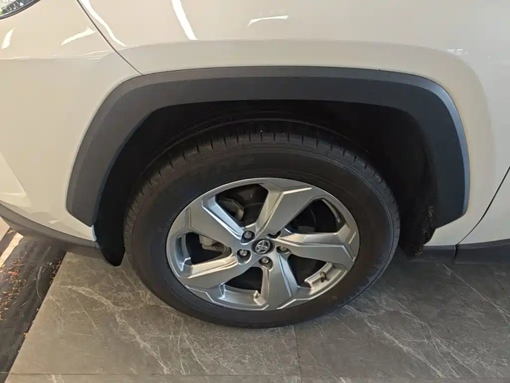 Toyota RAV4 — миниатюра 23